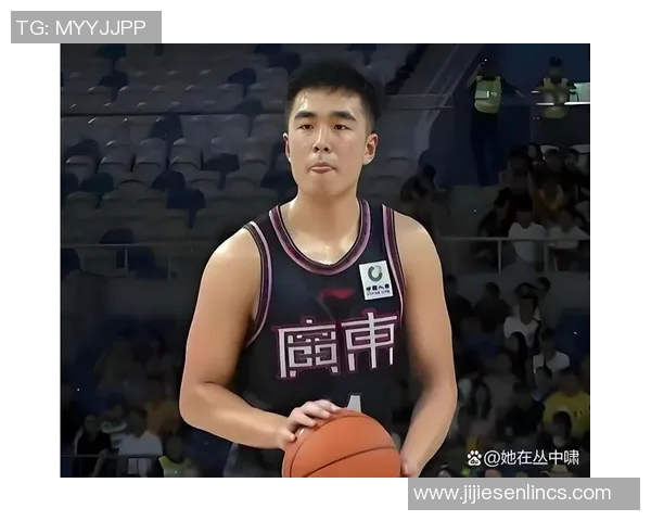 CBA青岛主场迎战深圳队全力争胜展现球队实力与斗志